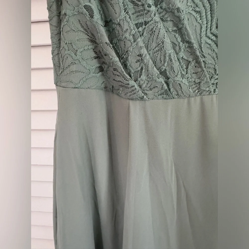 David’s bridal Bridesmaids dress size 4 Sage green - Picture 6 of 9